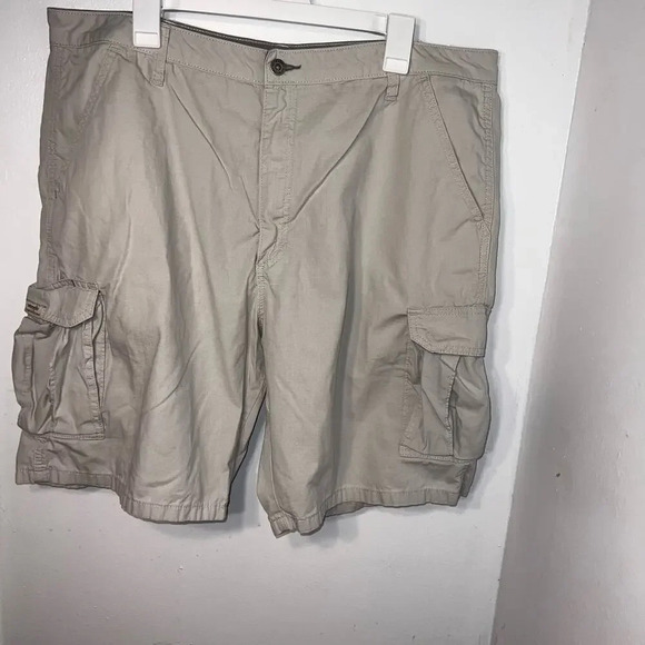 Wrangler men’s 40 waist lightweight, beige micro plane print cargo sho - Picture 1 of 8